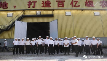 中秋佳节施工忙，加班加点保工期